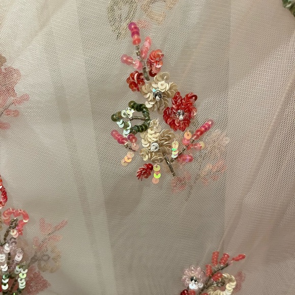 Needle and thread gown - Picture 5 of 5